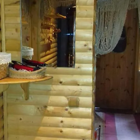 Semesterbostad Aaviku *